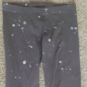 Girls leggings size M, paint splotch print